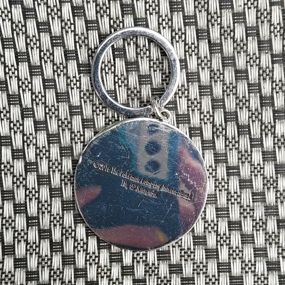 NEW Pokemon Pokeball Metal Keychain - Picture 3 of 3